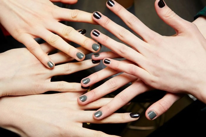 Dark nail polish in pgotos